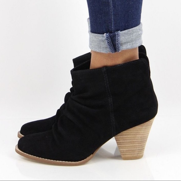 Black Genuine Leather Ruched Front Ankle Boot - Picture 5 of 5